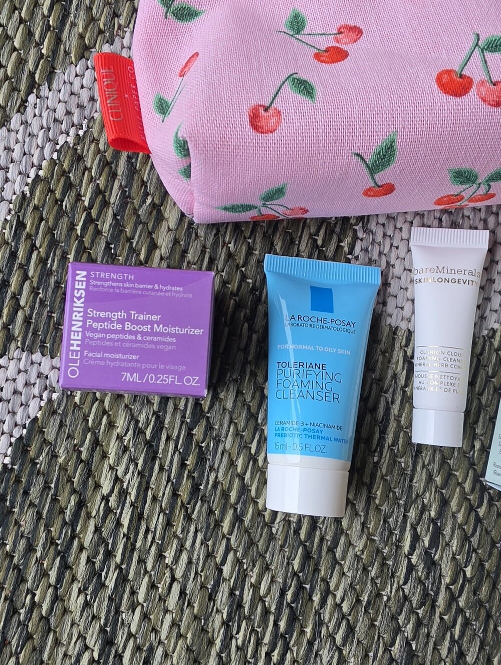 Makeup Bag & Sample Bundle - Picture 2 of 7